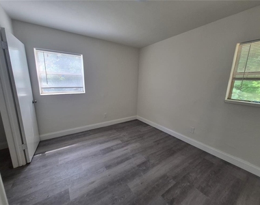 11054 Se 56th Avenue - Photo Thumbnail 17