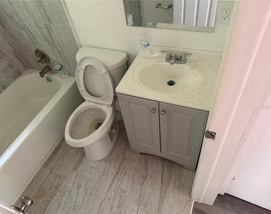 11054 Se 56th Avenue - Photo Thumbnail 3