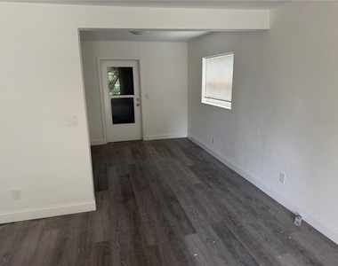 11054 Se 56th Avenue - Photo Thumbnail 13