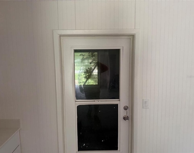 11054 Se 56th Avenue - Photo Thumbnail 2