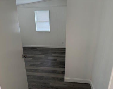 11054 Se 56th Avenue - Photo Thumbnail 7