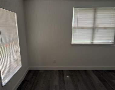 11054 Se 56th Avenue - Photo Thumbnail 4