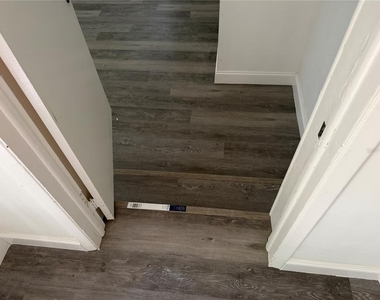 11054 Se 56th Avenue - Photo Thumbnail 6