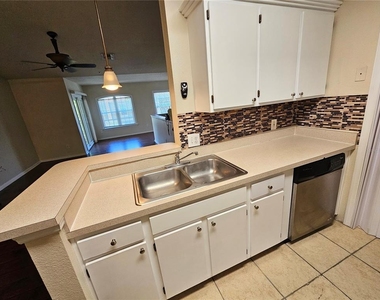 6548 Swissco Drive - Photo Thumbnail 19