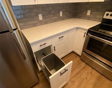 823 Camargo Way - Photo Thumbnail 3