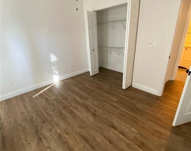 823 Camargo Way - Photo Thumbnail 8