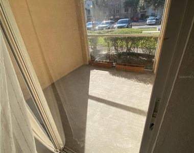 823 Camargo Way - Photo Thumbnail 12