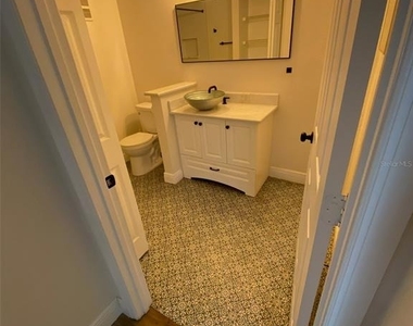 823 Camargo Way - Photo Thumbnail 14