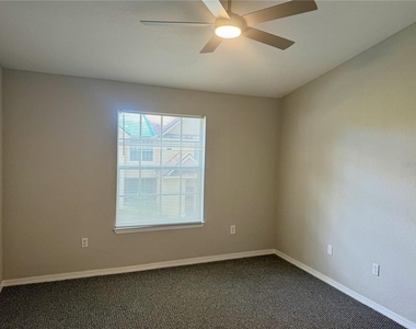 826 Grand Regency Point - Photo Thumbnail 17
