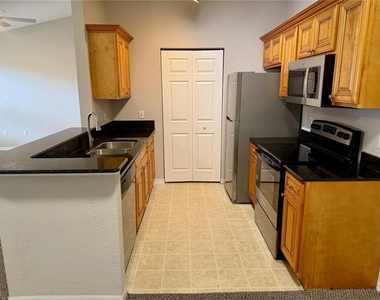 826 Grand Regency Point - Photo Thumbnail 5