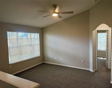 826 Grand Regency Point - Photo Thumbnail 18