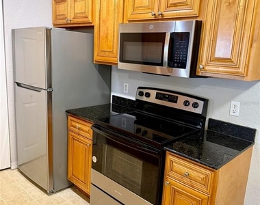826 Grand Regency Point - Photo Thumbnail 7