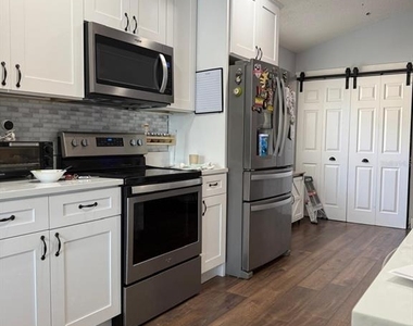 16425 Golden Eagle Boulevard - Photo Thumbnail 2