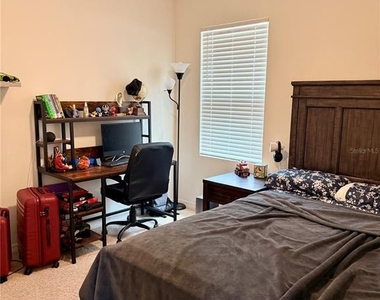 2250 Hidden Palm Drive - Photo Thumbnail 6