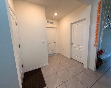 2250 Hidden Palm Drive - Photo Thumbnail 7
