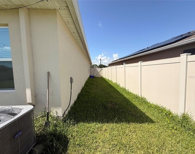 2250 Hidden Palm Drive - Photo Thumbnail 21