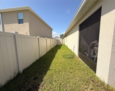 2250 Hidden Palm Drive - Photo Thumbnail 20