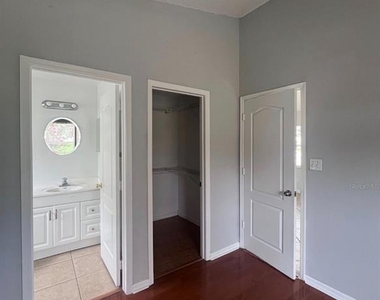 9618 Rivers Bend Court - Photo Thumbnail 8
