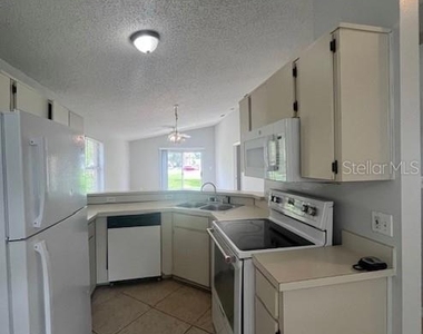 9618 Rivers Bend Court - Photo Thumbnail 6