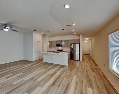 1052 Papaya Circle - Photo Thumbnail 1