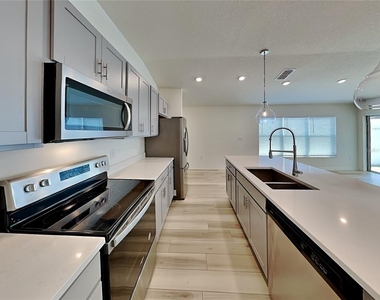 1052 Papaya Circle - Photo Thumbnail 4