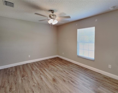 7961 N Primrose Drive - Photo Thumbnail 11