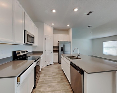 301 Piave Street - Photo Thumbnail 2