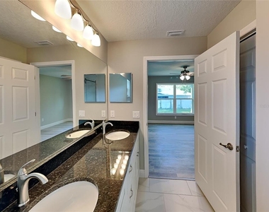 2082 W Swanson Drive - Photo Thumbnail 10