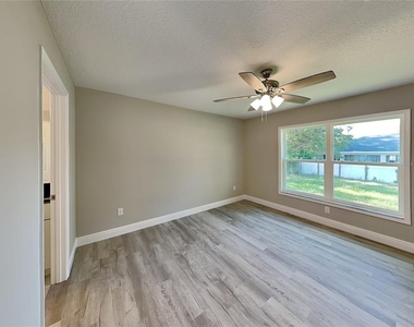 2082 W Swanson Drive - Photo Thumbnail 9
