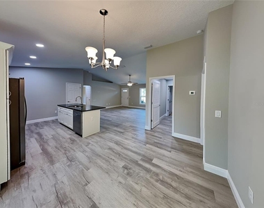 2082 W Swanson Drive - Photo Thumbnail 6