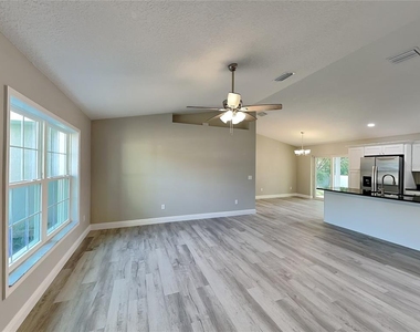 2082 W Swanson Drive - Photo Thumbnail 1