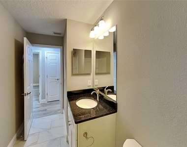 2082 W Swanson Drive - Photo Thumbnail 16
