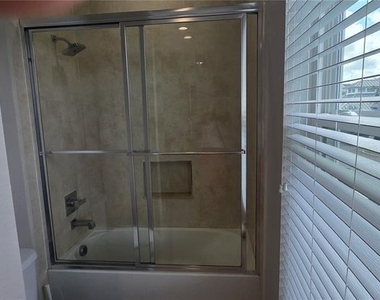 2608 Sunrise Shores Drive - Photo Thumbnail 35