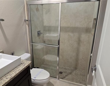 2608 Sunrise Shores Drive - Photo Thumbnail 21