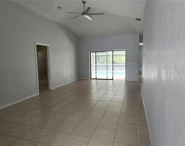 334 Reserve Drive - Photo Thumbnail 3