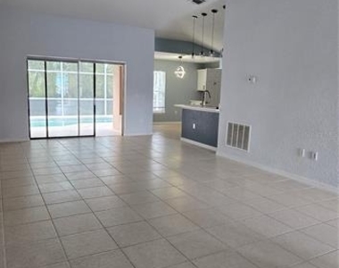 334 Reserve Drive - Photo Thumbnail 22