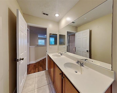 589 Errol Parkway - Photo Thumbnail 18
