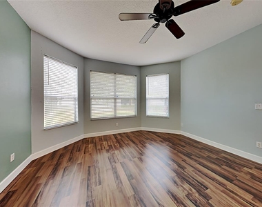 589 Errol Parkway - Photo Thumbnail 8