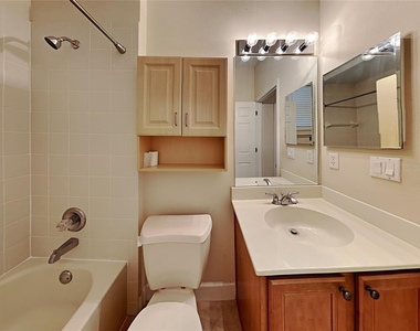 589 Errol Parkway - Photo Thumbnail 17