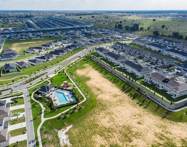 757 Stoney Point Circle - Photo Thumbnail 3