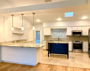 1177 Baltic Lane - Photo Thumbnail 4