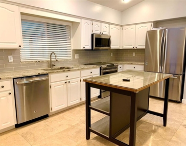 1177 Baltic Lane - Photo Thumbnail 12