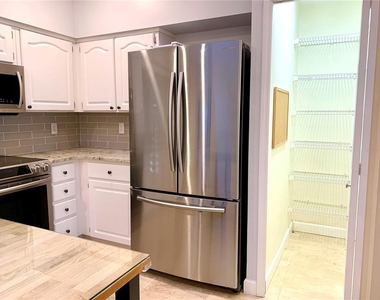 1177 Baltic Lane - Photo Thumbnail 17