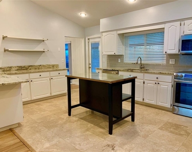 1177 Baltic Lane - Photo Thumbnail 14