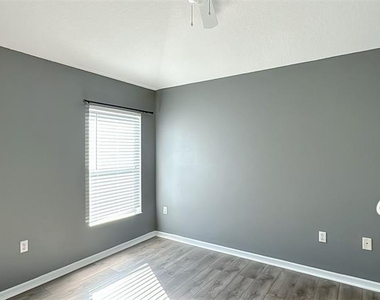 12602 Evington Point Drive - Photo Thumbnail 12