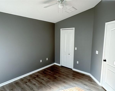 12602 Evington Point Drive - Photo Thumbnail 15