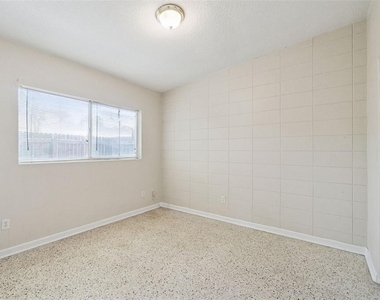 1416 Beatrice Drive - Photo Thumbnail 8