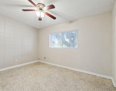 1416 Beatrice Drive - Photo Thumbnail 6