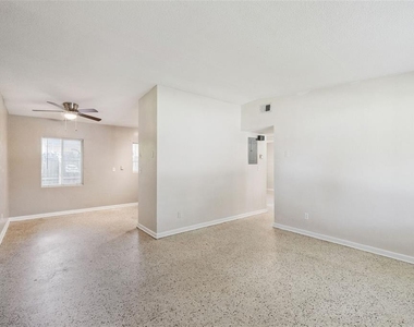 1416 Beatrice Drive - Photo Thumbnail 2
