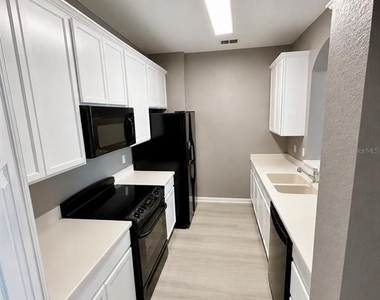 3332 Robert Trent Jones Drive - Photo Thumbnail 5